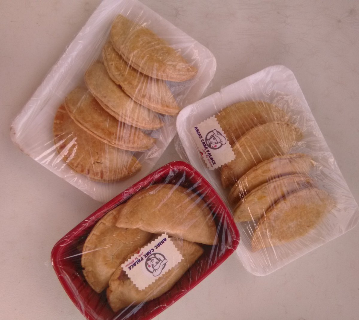AnjazCake's tweet photo. Meat-pie lover's🥰🥰🥰 biko🥰 da Allah 🥰🥰 please🥰🥰 if you are in Abuja patronise me
Place your order on #09027084895
We deliver to your door step
One pack goes for #1500 only
#AbujaTwitterCommunity
#Abujacommunity
#cuppy
#omazaya
#northernbloggers
#kinginthenorth https://t.co/3YHKhYzWVN