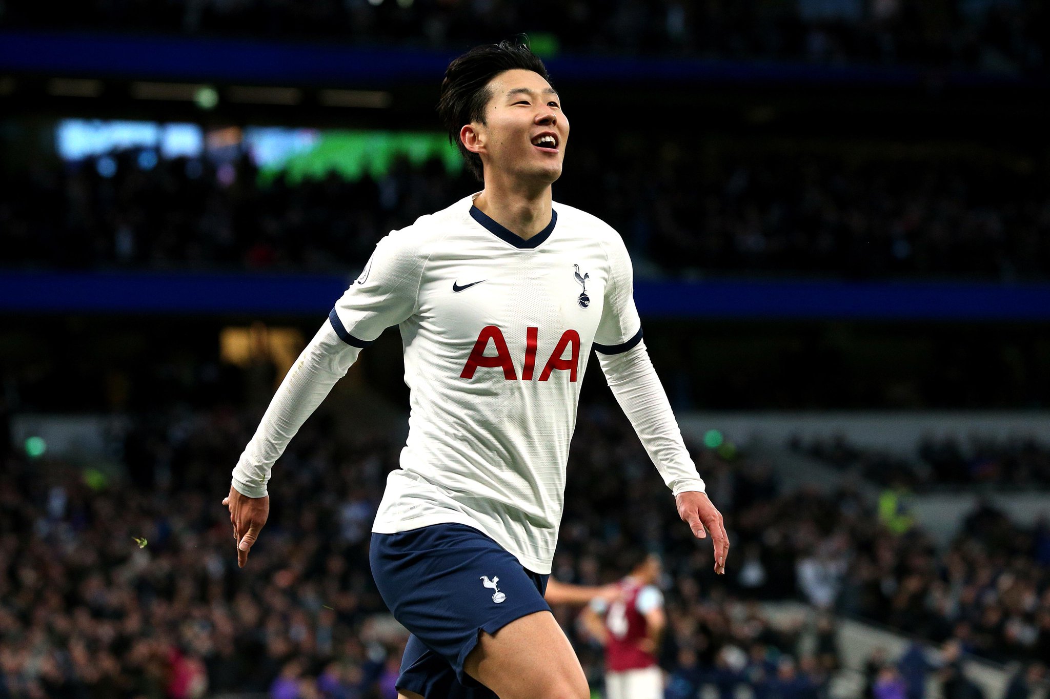 Happy 28th birthday, Son Heung-min.

What\s your favourite Heung-Min Son Goal? 