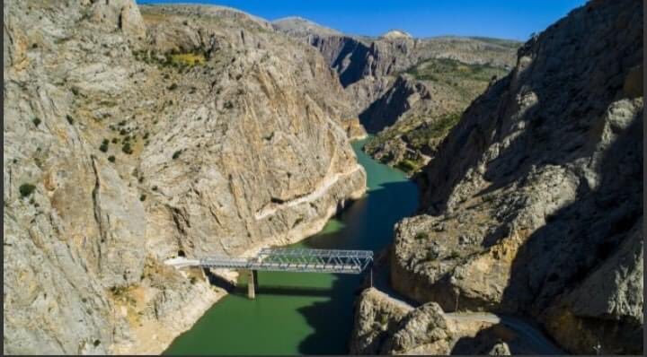 friend334's tweet photo. #Erzincan Karanlık Kanyon https://t.co/CRBxuWwLp3