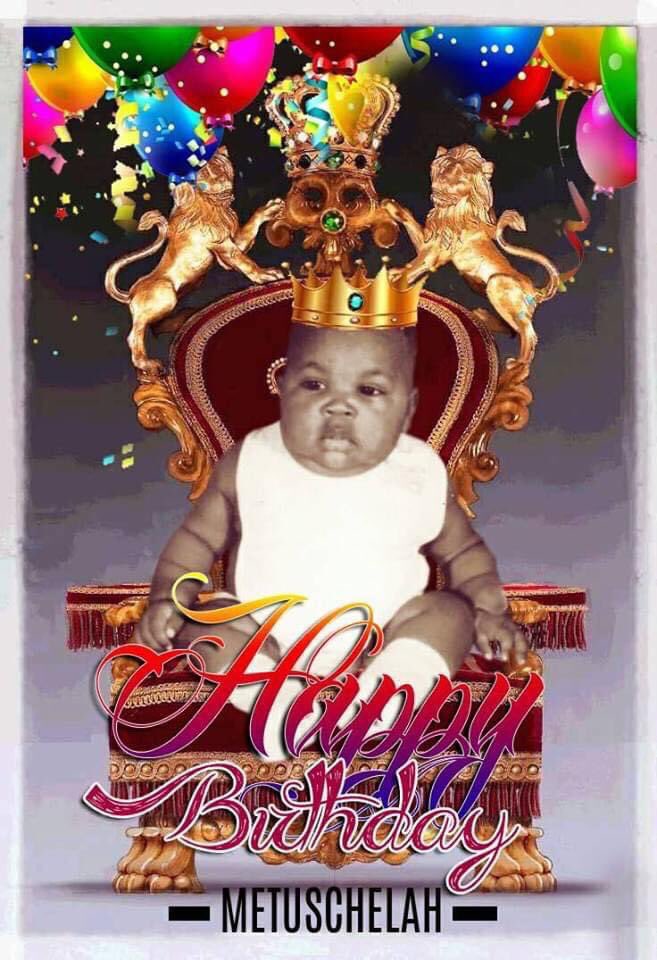 metuschelahoff1's tweet photo. Hbd à moi même l'une des photos ou  j'avais 6 mois toujours  rond et l'autre ou j'ai pris de l'âge....  Longue vie à moi et à vous... Luv july 8th is for the best 🙏
#BBM @Bimstr237 https://t.co/y0FX64cJ3J