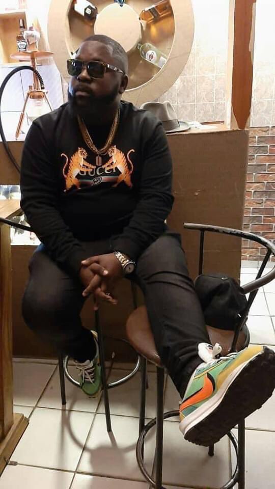 metuschelahoff1's tweet photo. Hbd à moi même l'une des photos ou  j'avais 6 mois toujours  rond et l'autre ou j'ai pris de l'âge....  Longue vie à moi et à vous... Luv july 8th is for the best 🙏
#BBM @Bimstr237 https://t.co/y0FX64cJ3J