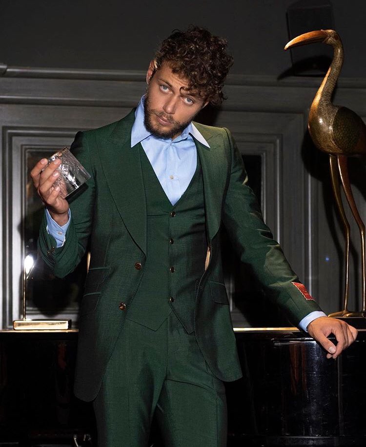 ludotersignifp's tweet photo. #LudovicoTersigni x #ManInTown 

Nel ruolo di un malinconico rubacuori in un club romano degli anni Trenta, Ludovico interpreta ironicamente lo stile sartoriale di #gucci.

©️Ph. Manuel Scrima 
©️ ManInTown Official 
#skamItalia #SummertimeNetflix https://t.co/tHUlpHjugR
