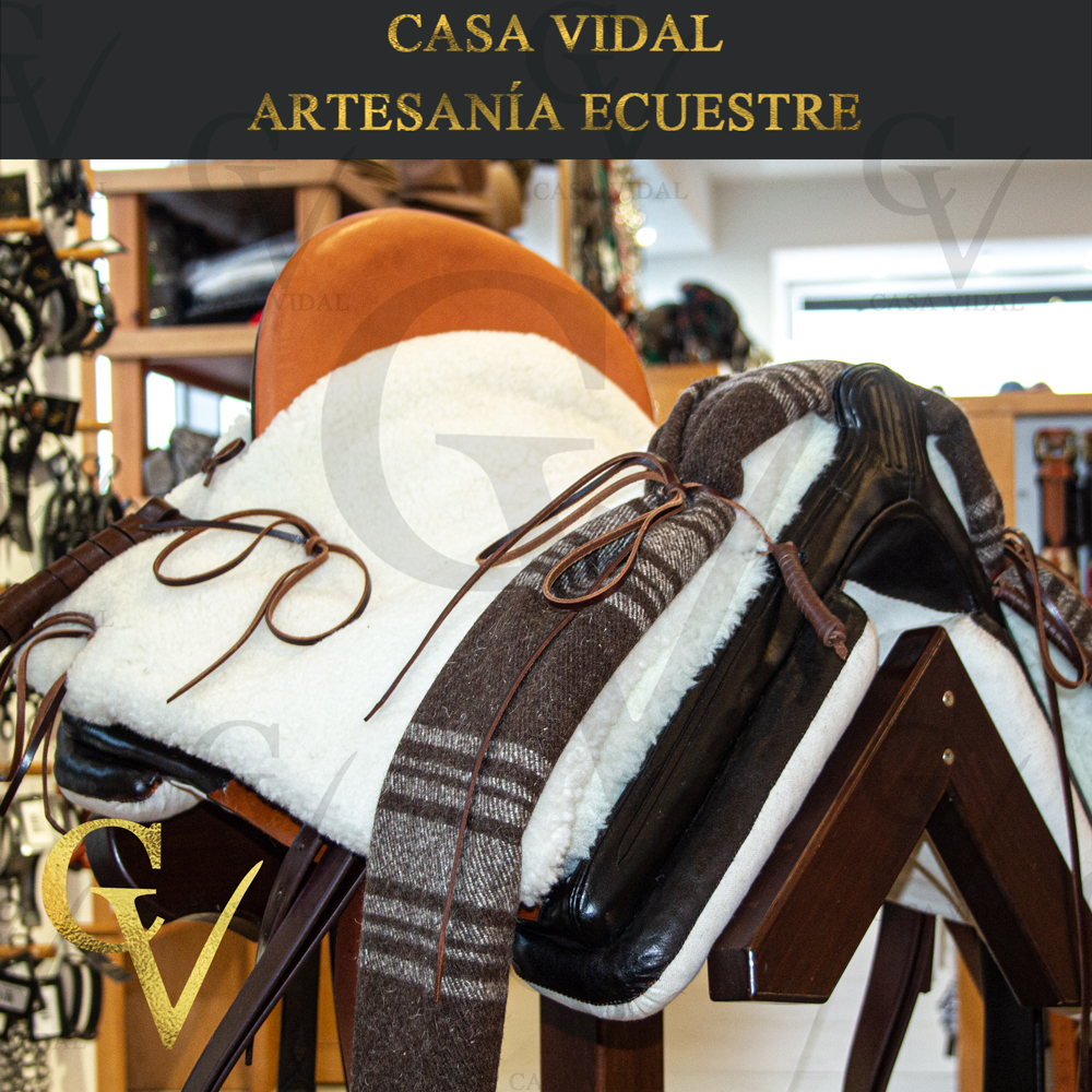 Todas las #sillas de Casa Vidal, están elaboradas con el máximo cuidado al detalle, para que siempre puedas disfrutar de ellas. 
Visitanos en:
🏠C/Toneleros nº1 de Coria del Río
☎️954 77 06 56
📱652 13 23 00
📧fernando@casavidal.es
#casavidal #equitacion #sillasvaqueras