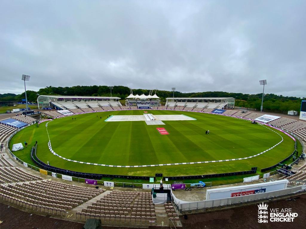 sahilpatil321's tweet photo. Will @windiescricket be able to break the 8-match winning streak of @englandcricket across all formats @TheAgeasBowl?
😁🏏🤘
#ENGvWI #LiveCricketIsBack #RaiseTheBat https://t.co/BPJmdNziPU
