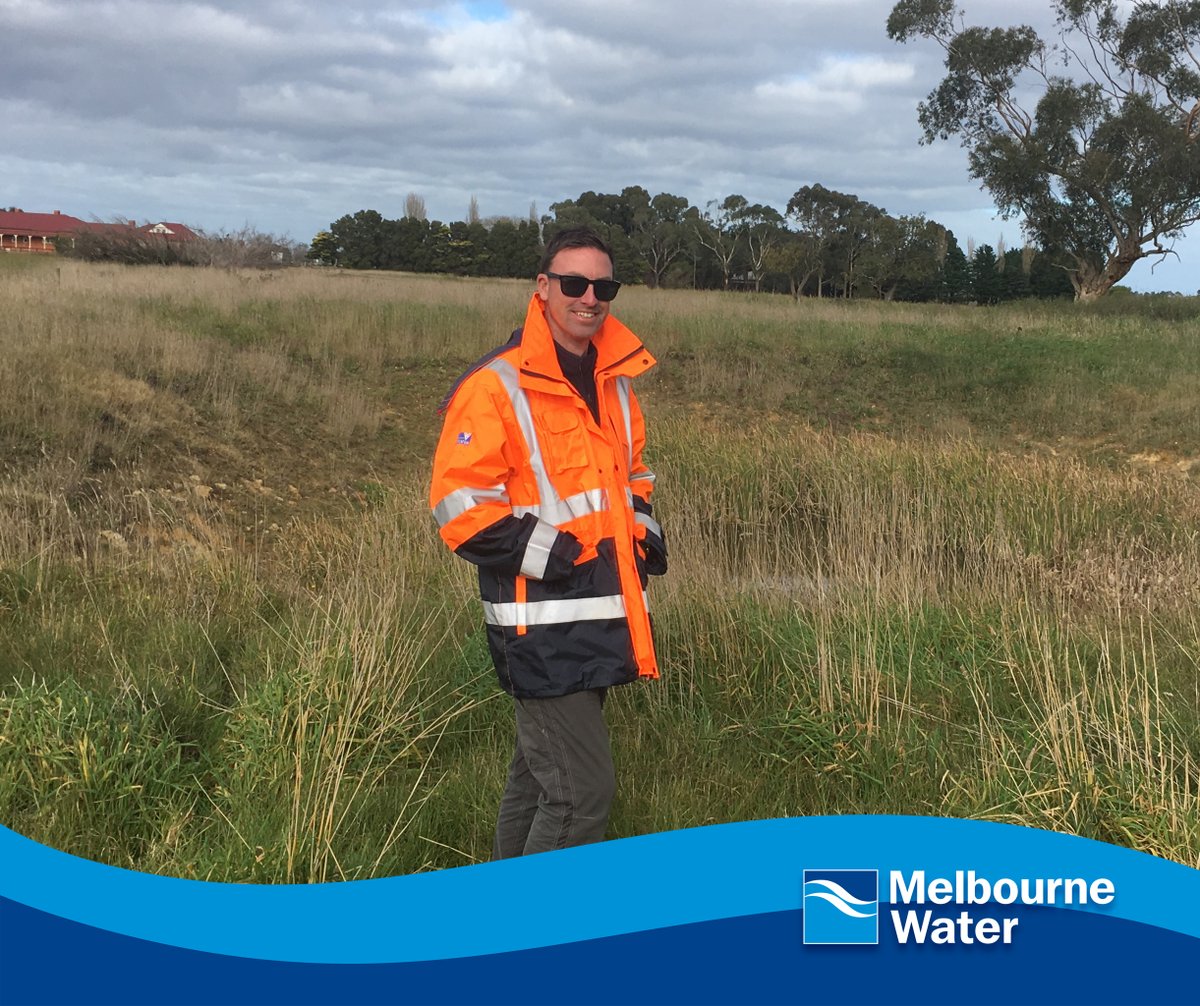 MelbourneWater's tweet image. Stuart is a Waterways and Land Officer working in the Frankston and Mornington Peninsula council areas. He avoids unnecessary contact by travelling on his own, limiting site visits and keeping the minimum 1.5m distance. #EssentialServiceWorkers #IStayAtWork