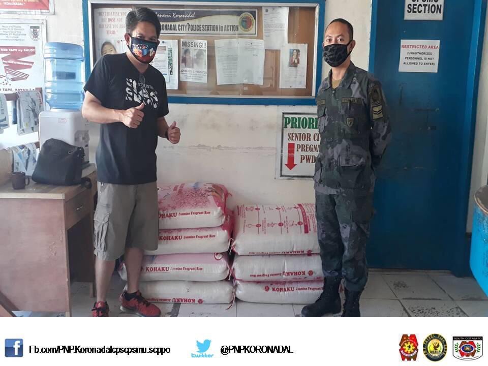 PNPKORONADAL's tweet photo. Salamat RADYO Milenyo thru Sir Alejandro Saludo, Station Manager and AC Member of KoronadalCPS Cpsmu for giving us (20) sacks of Jasmine Rice as food donation. Godbless you more. 😇🙏🥰
#TEAMPNP
#PNPtoserveandprotect
#PNPkakampiMo
#PNPPATROLPlan2030 https://t.co/VKFXjXiFa0