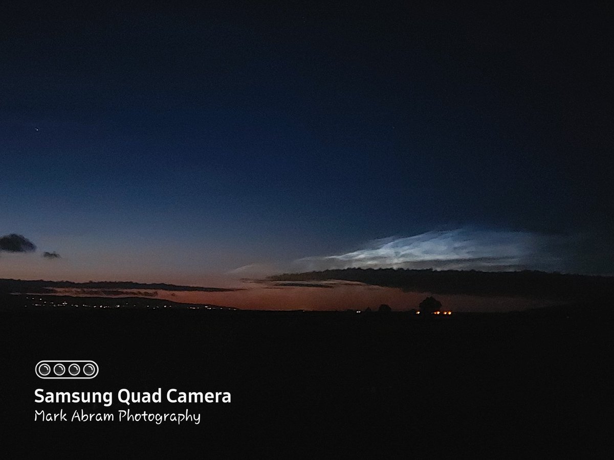 413ram's tweet image. Noctilucent clouds at ballykelly last night @WeatherCee @angie_weather @barrabest