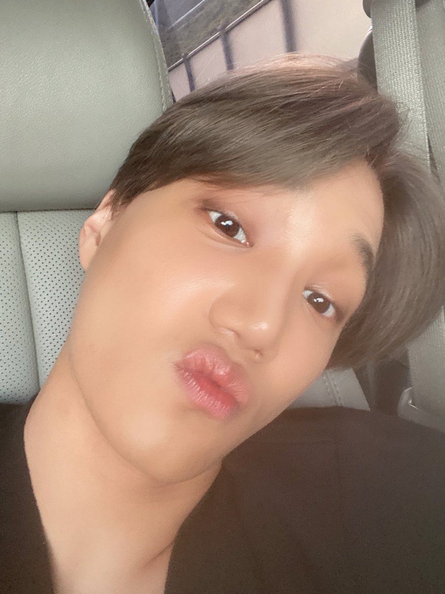 jongin pics tweet media