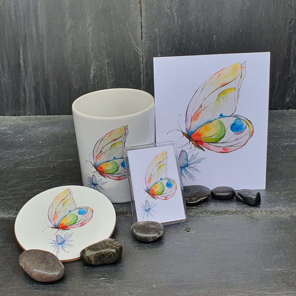 IantheGalleria's tweet image. We had a sample pack sent from #CreativeForge to see what products they had available to print our designs onto. We do love this #gouache butterfly but can't decide on what might sell well. Anyone at #elevenseshour able to help out?
#AMZart #ukearlyhour #giftideas