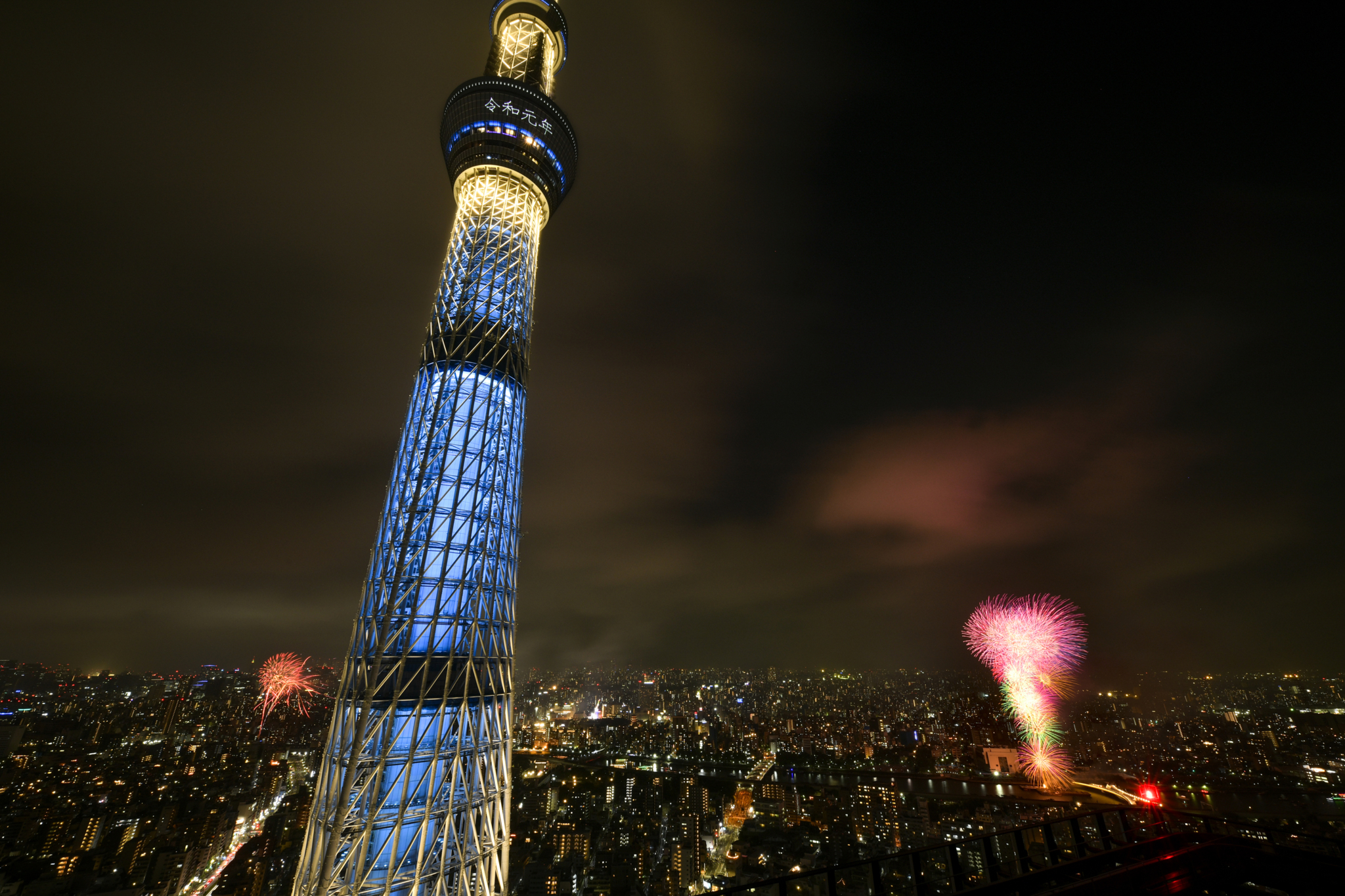 スカイツリー Tokyo Skytree 初 インスタライブ 7 11 土 に 特別ライティング 花火 の様子を19 00からインスタライブで生配信します お家でバーチャル花火を鑑賞できちゃう 公式instagram T Co Zgz8ftgocd 東京スカイツリー