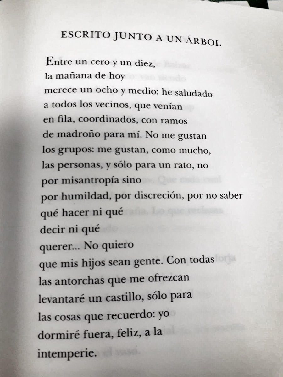 FundacionJMLara's tweet photo. Mañana presentamos la X edición del Premio Iberoamericano de #Poesía #HermanosMachado en el Espacio Santa Clara de #Sevilla a las 12 horas.
El poeta Juan Marqués ha sido el premiado con el poemario 'Diez mil cien' que se editará en la #colecciónVandalia
 #TDSAgenda #TDSActualidad https://t.co/Py20KcSY6d