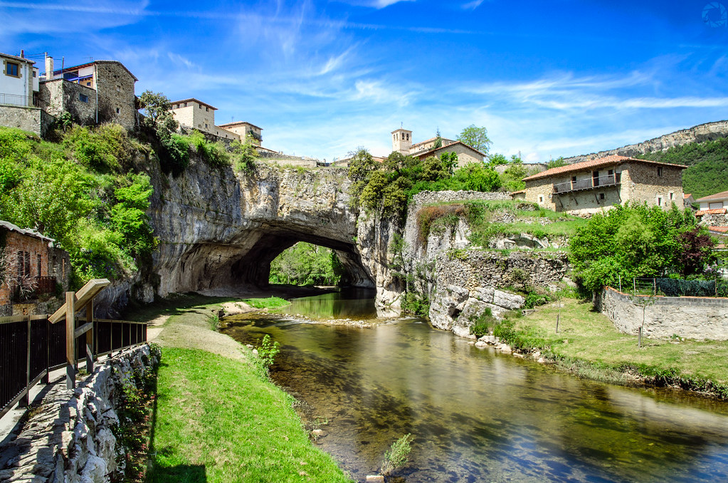 motoeventstours's tweet photo. Quieres ver lo mejor de Asturias y Picos de Europa? Una ruta que no aparece en guías o webs! Semana inolvidable de moto del 17 al 23 del 8. + info: DM a @AMMototours o @motoeventstours, o bien +34637314834. Un viaje único, en el que no te tendrás ni que cargar con el equipaje! https://t.co/QjAdU8QrgR