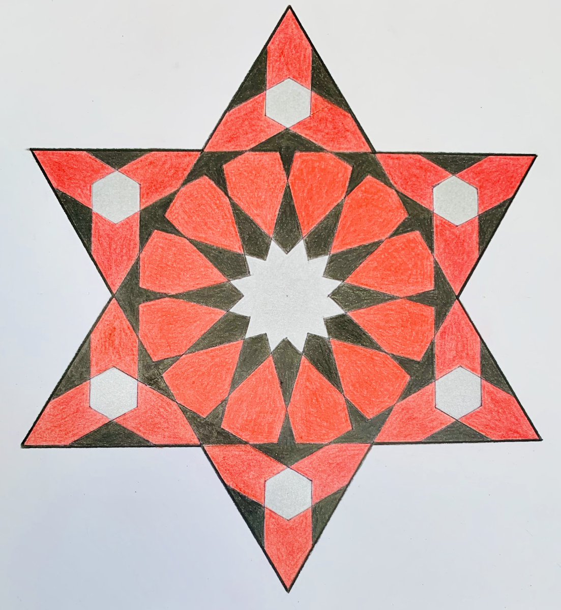 A stellated  #twelvefoldchallenge from  @samira_mian for Day 8 of  #GeometricJuly.  @c0mplexnumber