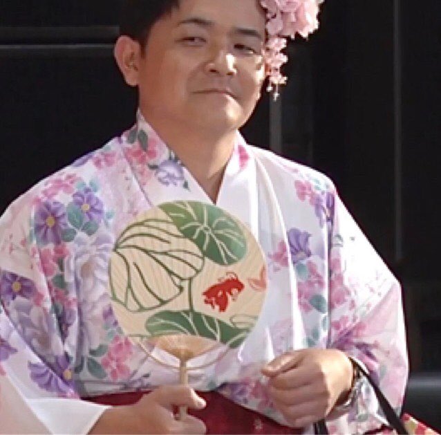 みやもとのはせがわ テレビ千鳥の 準備万端納涼ブス の 激カワアイテムに選ばれましたwww 弊社のうちわにございますwww 可愛いやん ノブよ W うちわ 蓮金魚 T Co Twknspdetg テレビ千鳥 ノブ クセしかない うちわ かわいい 金魚