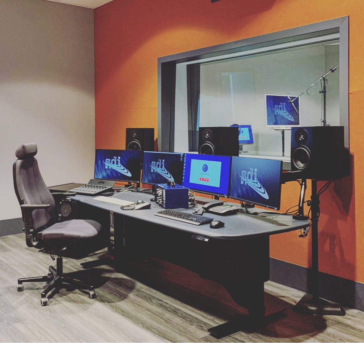 AKAdesignuk's tweet image. AKA have just supplied SDI Media five sit-stand ProView desks for their new facility in Helsinki. The desks are being used for their new recording and editing suites for dubbing and subtitle services.  #editdesk #sitstand #dubbing #studiodesk #post #studiofurniture #voiceover