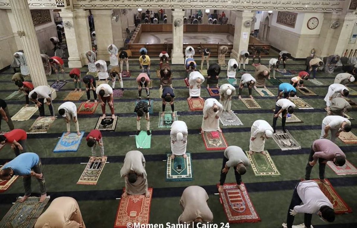 نتمنى ان نرى القرار بفتح المساجد قريباً
واستخدام التباعد الاجتماعي اثناء الصلاه
#اعادة_فتح_المساجد