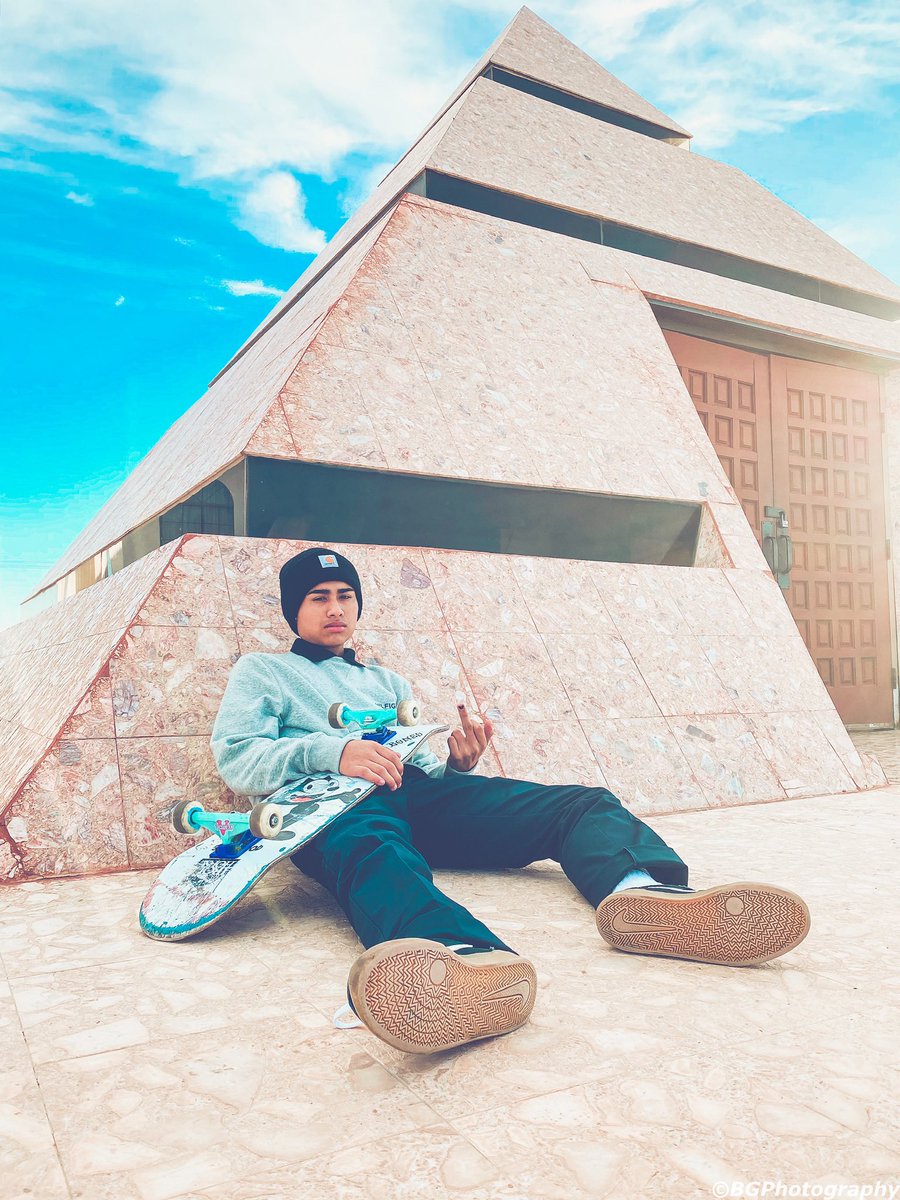 Can’t wait for this Merch to get here so I could show you what I got as a photographer for @OnePercentHQ #ONEOFAKIND Dropped a few pictures below as well as my website ❤️😭 bgphotos.art  
ps. I stream when not creating content twitch.tv/Bidoofini VouchesAppreciated