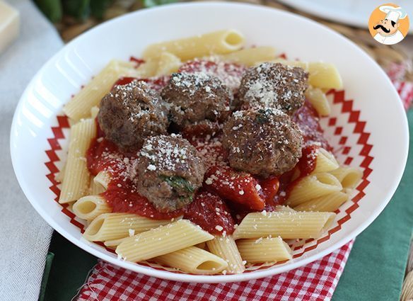 ptitchef's tweet photo. 🍴#Boulettes de #viande au #parmesan
🍝Parfaites à servir avec un plat de #pâtes et de la #sauce #tomate 🍅
🤓La #recette→https://t.co/f2Io6nRiVE https://t.co/JWoBhQIsPG