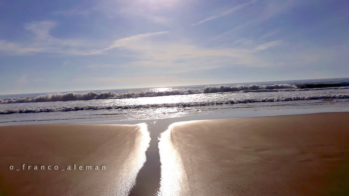 ton âme est quelque part
sur les collines de chair oubliée
et le temps c'est mon soulier
à creuser contre le ciel

Gaston Miron

#poesie #photographie
#citation