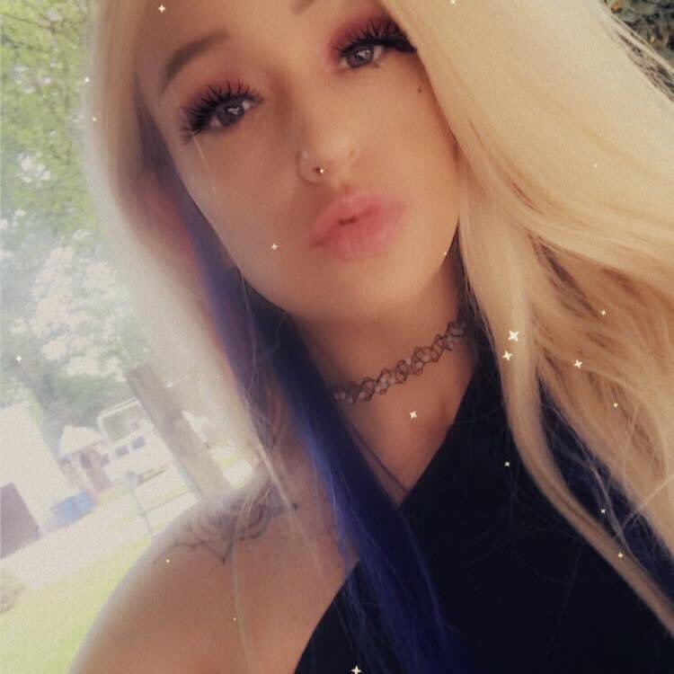 RemiSixx's tweet photo. Add me daddy #daddy #TAKEOVER #model #wednesdaymorning #addicted2me #buymynudes  #makemefamous https://t.co/mQNjUy5uZd