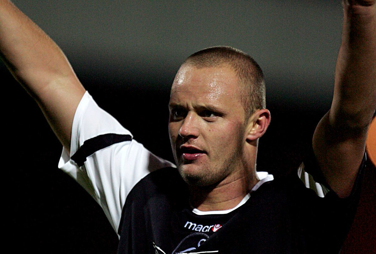 📆 #OnThisDay | 2⃣0⃣0⃣3⃣

<a href="/LeeTrundle10/">Lee Trundle</a> joined the #Swans. ✍️

🗨️ #JackArmy, what are your favourite memories of Magic Daps? 🎩🪄