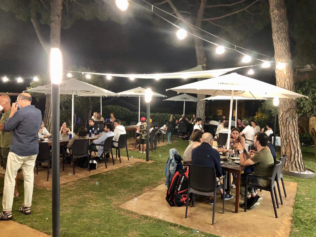 TennisSalut's tweet photo. Veniu a veure el nou Chill-Out del #ctlasalut 🙌🏻
Reserves al 635 578 313. https://t.co/dPMFs9LWQU
