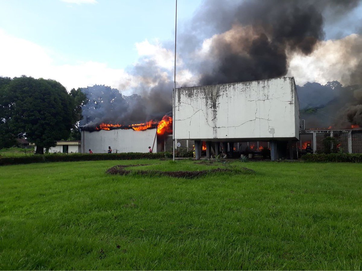 AkoSiQueenB's tweet photo. Heard #DTRI from #UPLB was on fire this afternoon, sad for the 19M government investments related to semen and embryos for assisted reproduction equipment for the dairy project 😢 

Sad Day for #Agriculture #Research https://t.co/t0vhqBxz0w