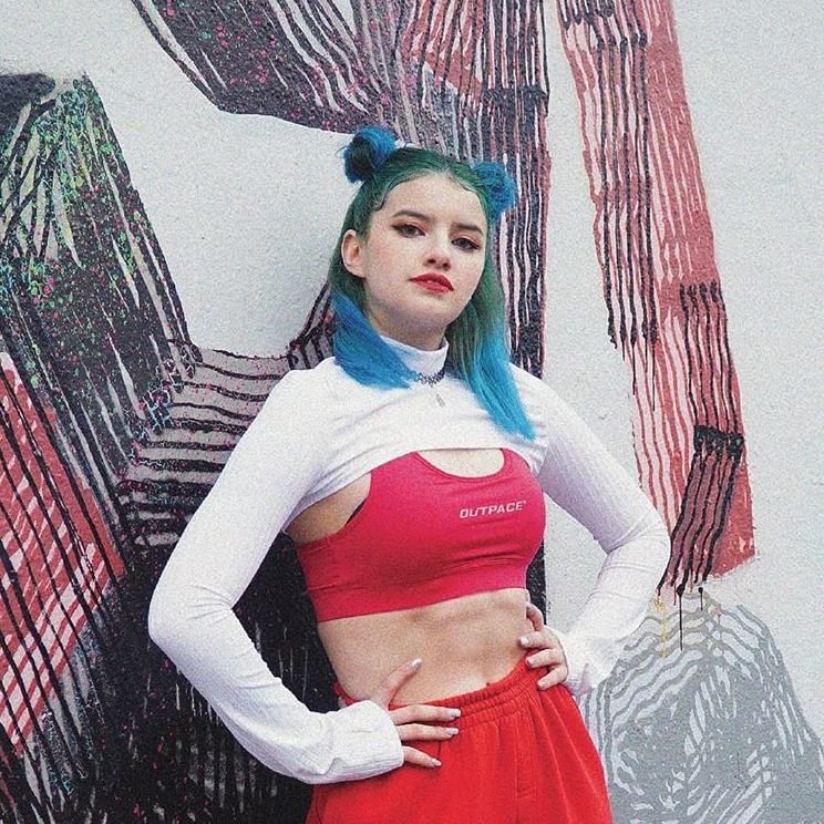 funfackt's tweet image. Nicole Trained in multiple dance styles (Ballet, contemporary, jazz, hip hop, urban styles, tap, commercial and heels).