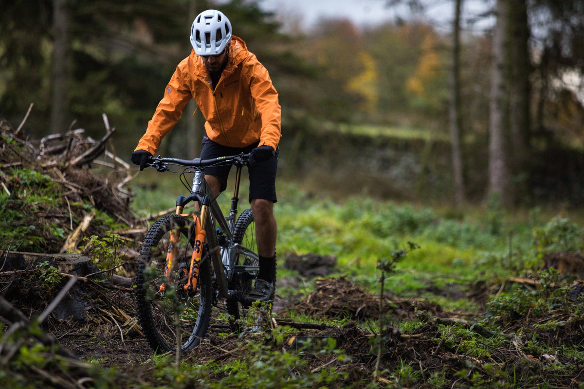 The Sport 25 is a brilliant pocket sized power bank to keep you charged during a day of mountain biking, allowing you to stay connected 🔋

#explore #recharge