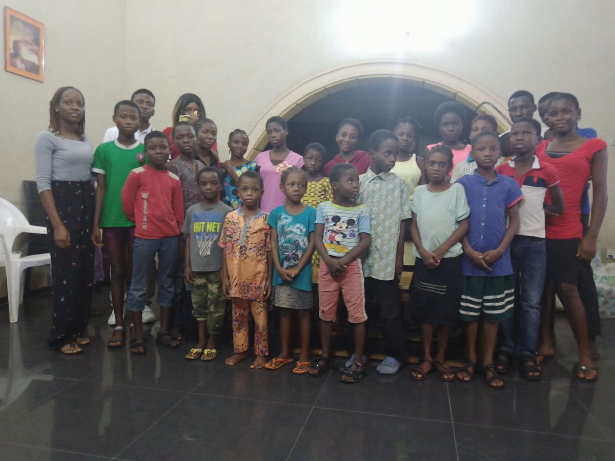 dr_papilz's tweet photo. Thanks to everyone dat contributed in one way or the other.
We love you❤ @ covenant home orphanage.
#CGfoundation https://t.co/HHBA4eTCo4