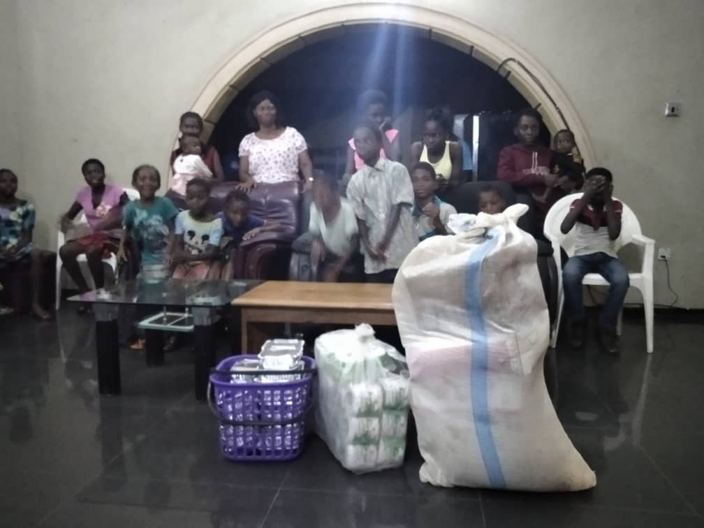 dr_papilz's tweet photo. Thanks to everyone dat contributed in one way or the other.
We love you❤ @ covenant home orphanage.
#CGfoundation https://t.co/HHBA4eTCo4