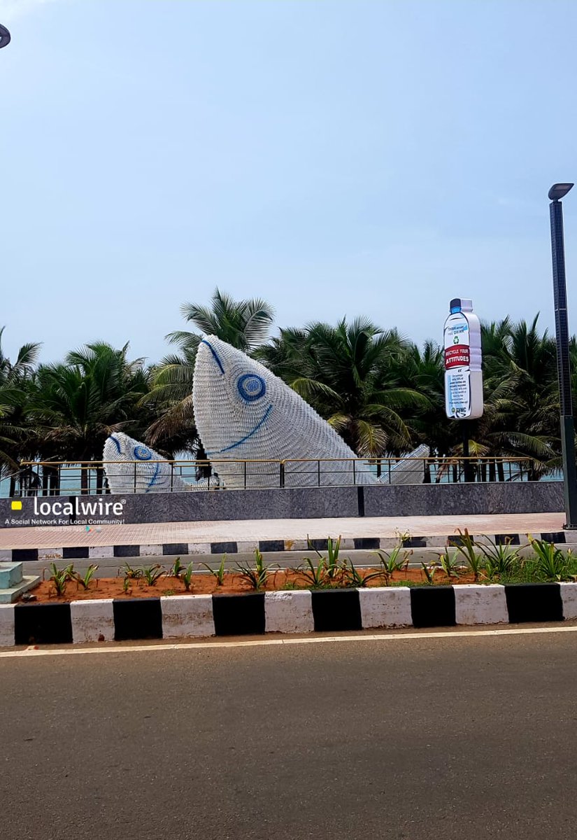 vizaglocalwire's tweet image. A fish #sculpture entirely made out of used plastic bottles have been placed at the beach road. 
Please avoid single use #plastic and save #environment. 
localwireapp.com/post/281563632…
#Vizag #gvmc #Visakhapatnam
App link: bit.ly/localwire