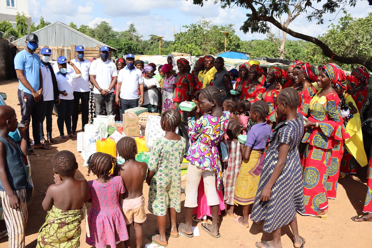 BabarabiCdi's tweet photo. visitation to the internally displaced persons(IDP camp) in Kuchingoro, Abuja. Clothing materials and food items were given. We love to do more by getting masks for them etc, kindly visit our website or call 08173299198 to join us for your support.
#COVID19 #uncief #coronavirus https://t.co/pw3MgsBnkR