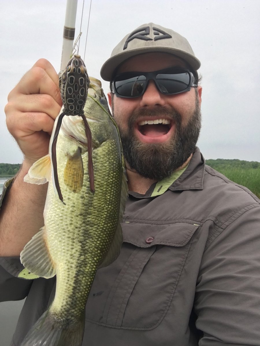Live2FishCAN's tweet photo. Who doesn't love throwing frogs for #largemouthbass This little guy hit the frog so hard it turned the bait inside out!
#live2fish #fishing #outdoors #largemouthbass #angler #catchandrelease #tightlines #fishon #gonefishing #topwater #sprofrog #frog #topwaterfishing https://t.co/X6Qnr4dFDv