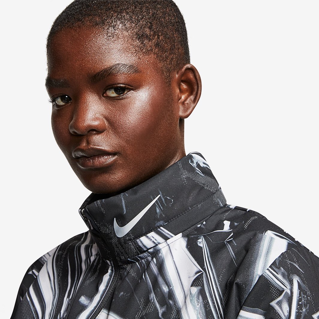 100Ebay's tweet image. Women’s Nike Shield Full Zip Running Jacket.     BV4387-010 sportsclothingyorkshire.com/products/women… #nike #nikerunning #nikeshield #womenjacket #scy