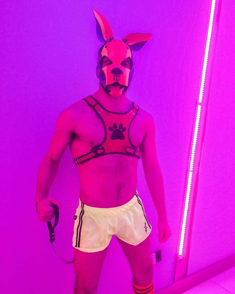 felixbernet's tweet photo. Tsunami rosa. Un color asociado como insulto para el colectivo. Los colores son hermosos y no nos deben doler. MUCHO ORGULLO🏳️🌈🏳️🌈
#gay #lesbiana #bisexual #transexual #intersexual #queer #LGBTIQ #generobinario #pride #gaypride #madridgaypride #orgull… https://t.co/hwUSGFEU9q https://t.co/PLDYqGZs80