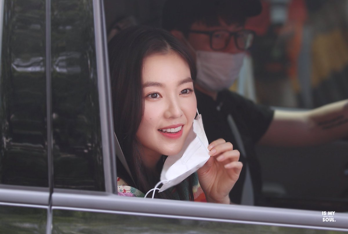 ImS_9194's tweet photo. 00708 두시탈출 컬투쇼 퇴근 💖
#RedVelvet_IRENE_SEULGI     #레드벨벳_아이린_슬기     #Monster  #IRENE     #아이린 https://t.co/FjIr91CiiB