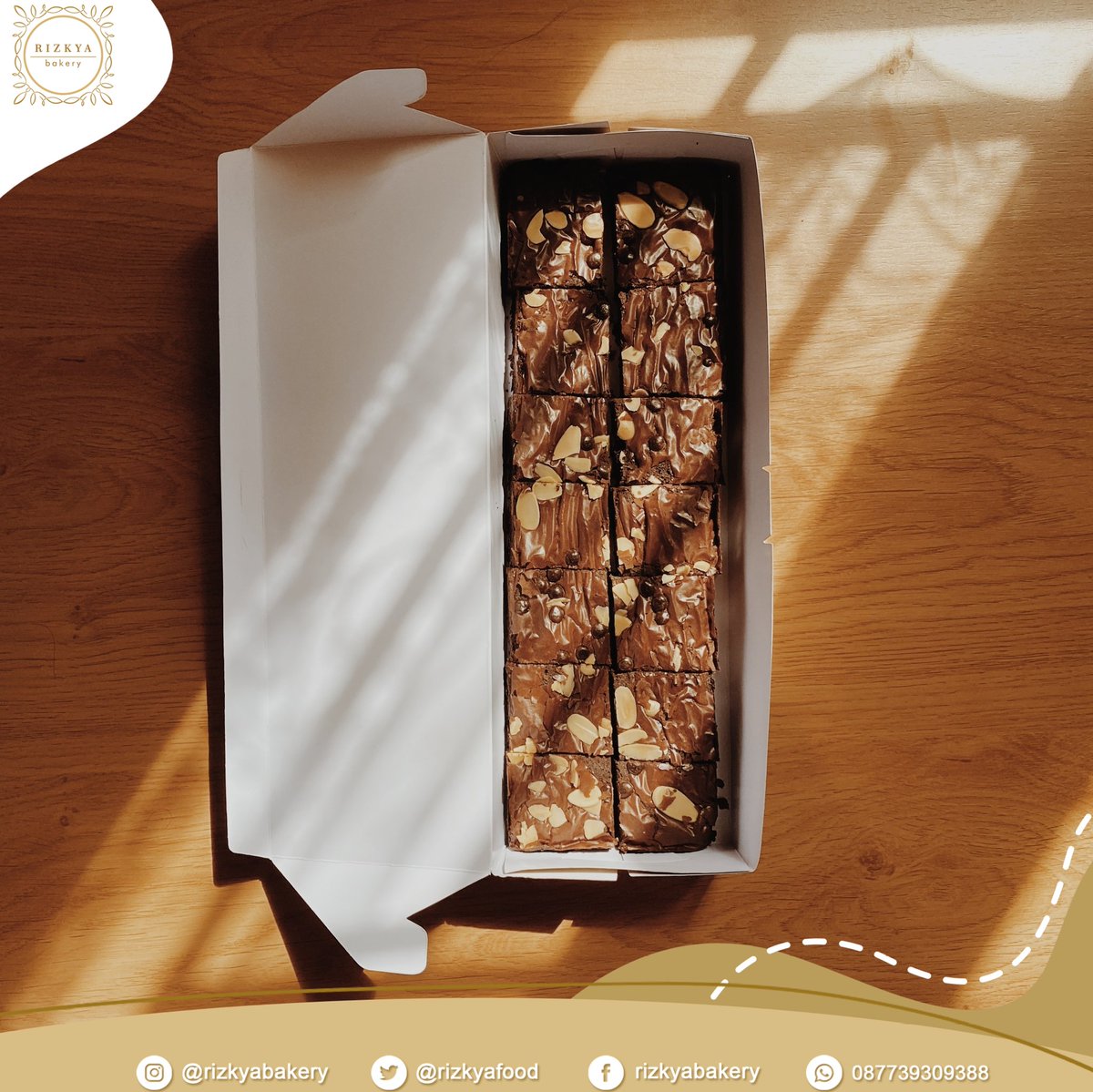 rizkyafood's tweet photo. Twitter please do your magic . Yuk kakk Triple Chocolate Fudgy Brownies Panggang by Rizkya Bakery nya besok ready . Rp 40.000,00 . Yuk yang minat bisa WA 087739309388 . #rizkyabakery #jualan #jogja #bakeryjogja #brownies #browniespanggang https://t.co/sWAihxI8XH
