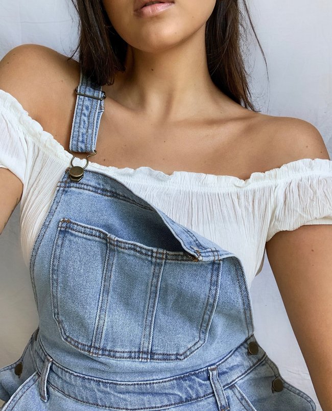 Urban_Planet's tweet photo. when comfort is key β
π "Light Wash Distressed Cuffed Denim Overall"
π "Off The Shoulder Crinkle Smocked Top"
#urbanplanet #upbabe https://t.co/MAVTFx5D5f