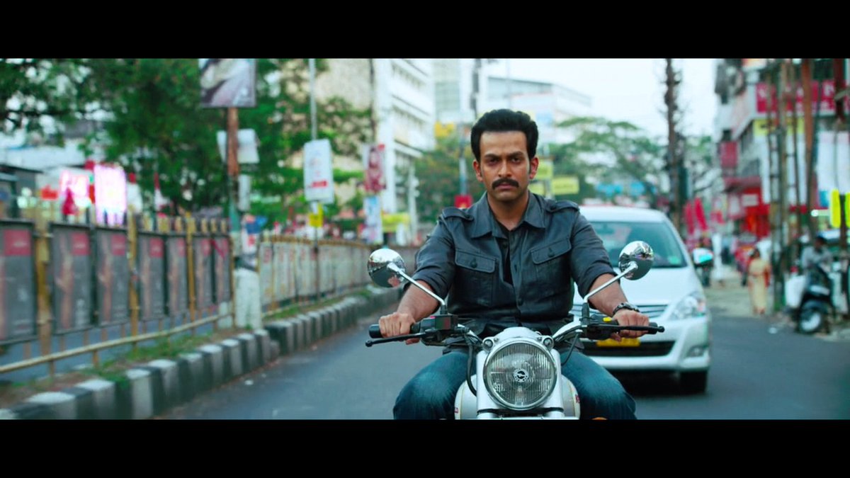 TeamPfo's tweet photo. #MumbaiPolice HD Snaps!!!

തിരിച്ചു തല്ലാൻ കൂലിക്ക് ആളെ വെക്കുന്നോടാ റാസ്കൽ🔥

#Prithvi #AntonyMoses

#PrithviRajBDayin100Days 

Follow | @TeamPFO https://t.co/LkdFtYZaIz