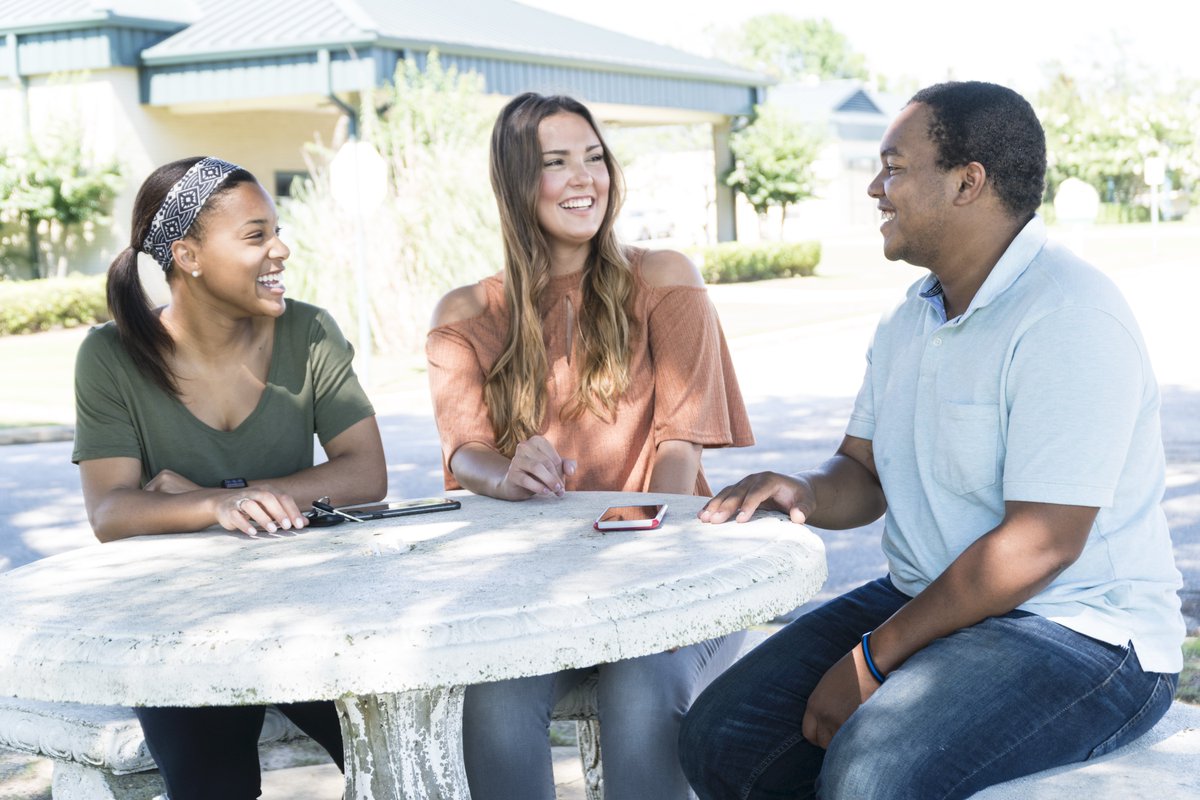ACCS_Education's tweet photo. We love the smiles students make after finishing up their financial aid applications! It's not too late to complete and submit your #FAFSA or to search for local scholarship opportunities. Make sure you put your community college's code on your FAFSA. Let us know if we can help. https://t.co/jgMu7t0djD