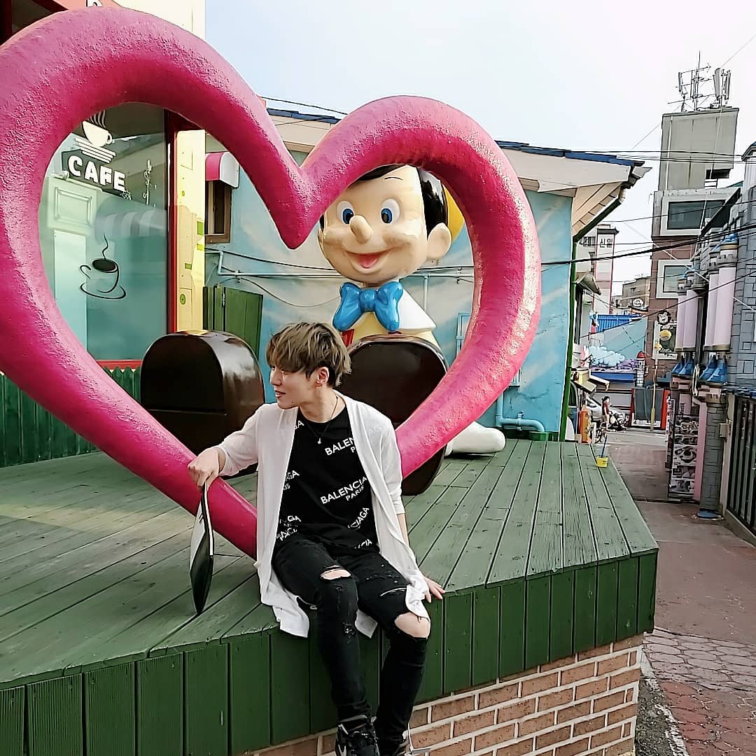 star_l_en_try's tweet photo. #랩을하고춤출때아직살아있음을느껴
#イケメン #한국 #럽스타그램 #좋아요 #kpop #新大久保 #LeN #selca #model #korean #dailylook #instadaily #instagram #instafashion #fashion #l4l #suga #ユンギ #abs #absworkout #muscle #ウジ #seventeen #bts #trycrew #trycrewboys #tcb #メンズアイドル https://t.co/pB229ix3IU