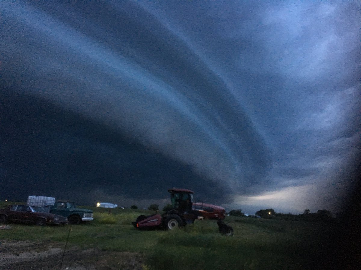 LaverneH's tweet photo. Just out side Midale last night at 9:15 https://t.co/XycFxw2zno