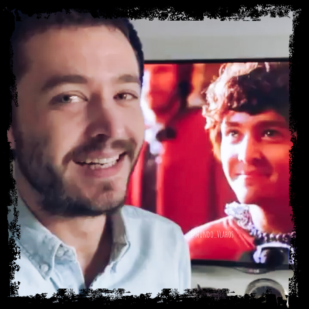aleluyamiranda1's tweet photo. Two smiles in one picture 
Happy Wednesday 
#AlexanderVlahos #VersaillesFamily #MissingMerlin #VlaLove #VlaSmile #VlaMonth #BangS4C https://t.co/jSl2KiHP38