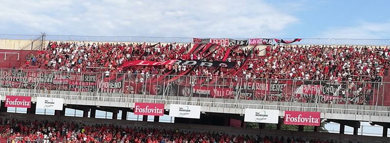 Visitantes_YA's tweet image. Los hinchas de #Newells en Avellaneda
#Objetivo2021  #QueVuelvanLosVisitantes
Si sos de la #Lepra  y queres aportar mas imágenes, escribinos!
