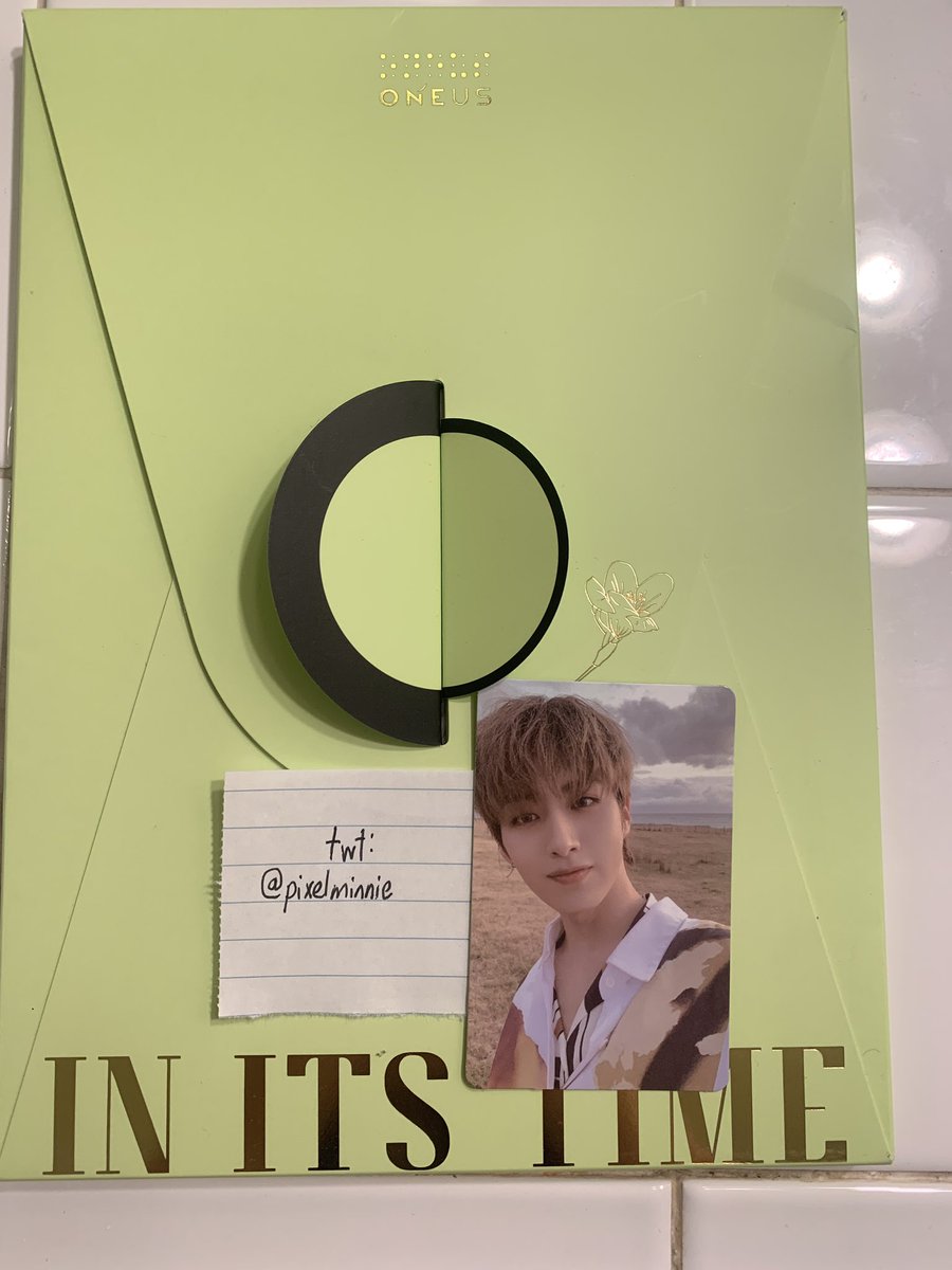 pixelminnie's tweet photo. WTT (US only)
#Oneus #InItsTime album

Have: #XION/#Dongju pc 

Want: #SEOHO pc (doesn’t have to be equivalent) https://t.co/tRVekP3IG6