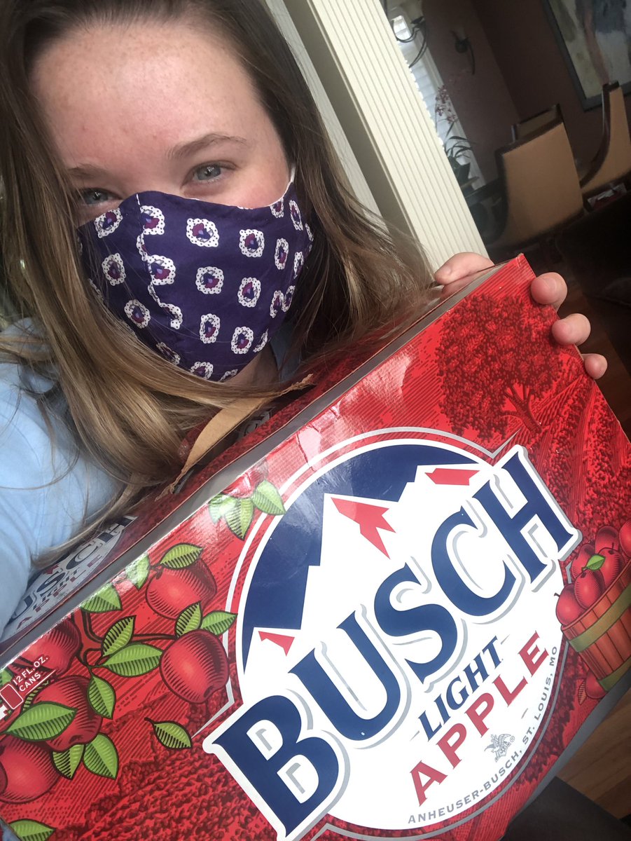 AlexaCross7's tweet photo. Got my Busch Light Apple today! 🍎#BuschProtection #contest https://t.co/4zancOFtax