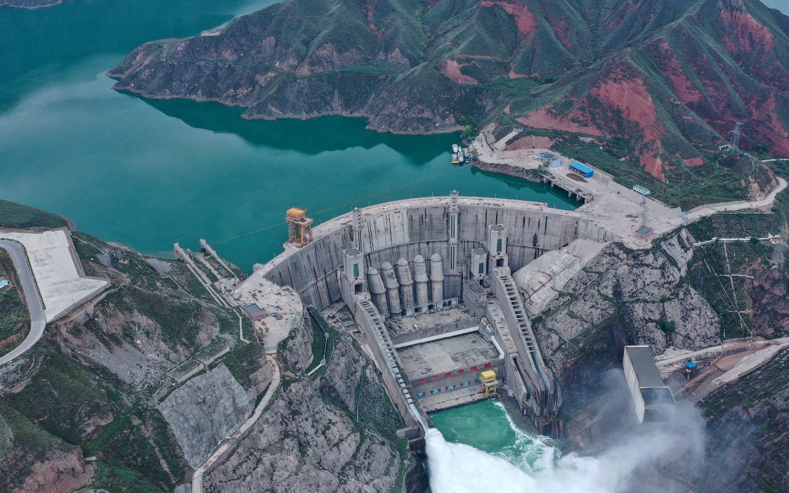  #ThreeGorgesDam  #ChinaFlooding  #YangtzeRiver  #YellowRiverQinghai Province: July 15thLi Jia Gorge Dam, upstream of the Yellow River.The Li Jia Dam has been releasing water daily preparing for peak inflow.