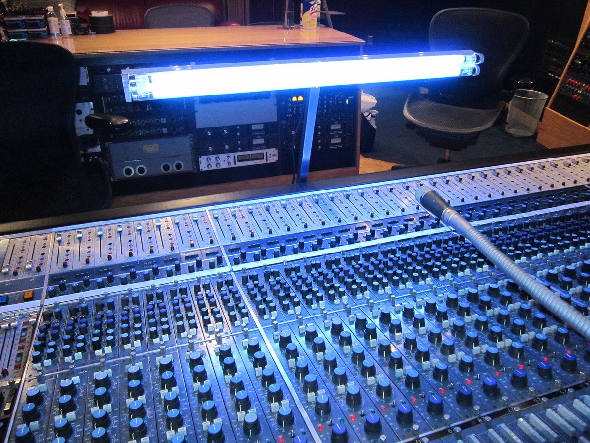allblackbird's tweet photo. LIGHT SHOW: New UV-C lights 💡built by our Chief Technical Engineer Richard Ealey, disinfecting consoles and gear!
.
.
#COVID19 #recordingstudio #studiocleaning https://t.co/f0euMW14t8