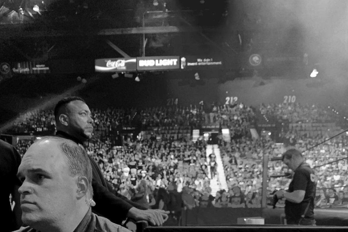 Security__Sam's tweet photo. Can't wait to be back ringside waiting on a mofo to even think about jumping the guardrail. The entire show thinking to myself "which one of ya'll gonna do something stupid?!?"#AtlasSecurity #MenInBlack #WatchTheHands #WatchTheFacialExpressions #WatchTheChangeOfEmotions #DontDoIt https://t.co/YJZZN88ISO
